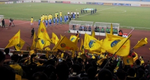 Hà Nội T&T & Persib enter the My Dinh National stadium